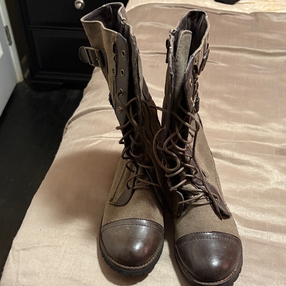 Groove Tan and Brown Lace-Up Boots